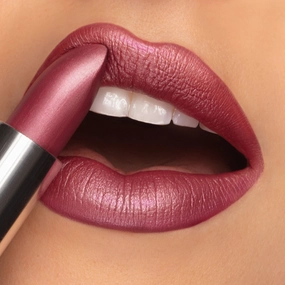Legendary Cr??me | A Rich Frosted Berry with Multifaceted Shimmer Lipstick
